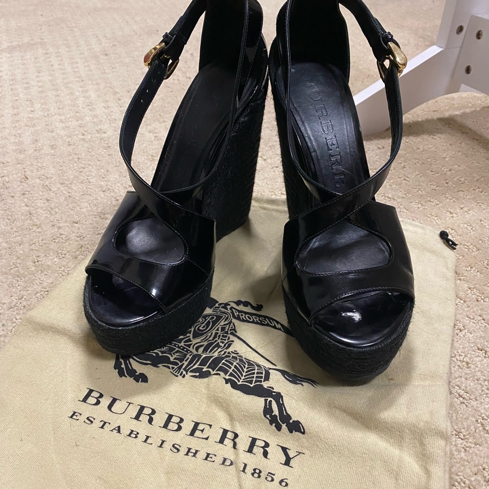 Authentic Burberry sandals size 38.5 fits like an 8 unless you have thinner feet